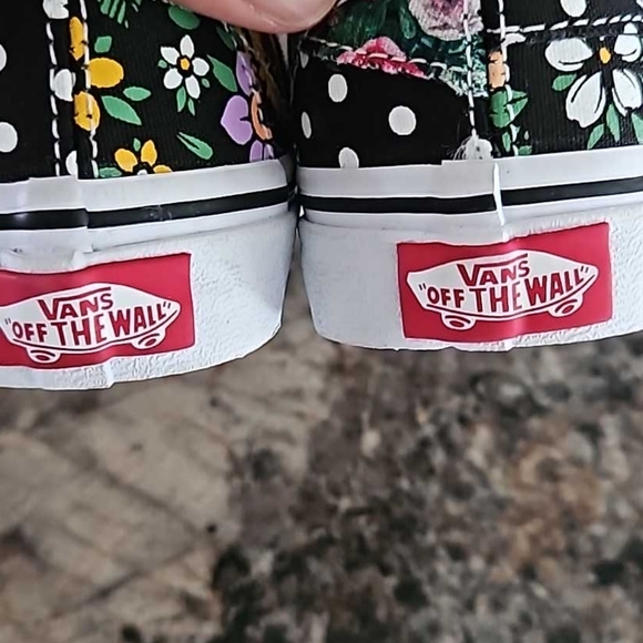 Vans size 2 patchwork sunflower polka dot NWOT lace-up running shoes - Picture 5 of 7